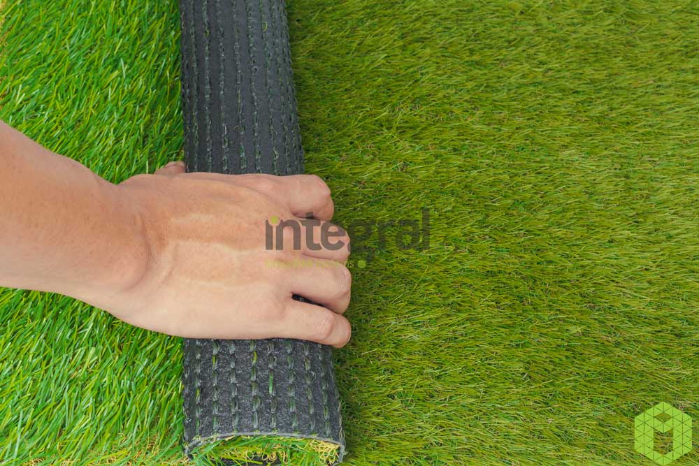 What are the differences between hybrid grass and artificial turf?