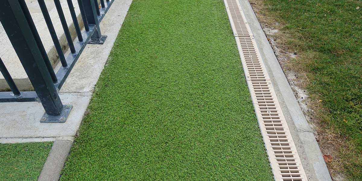 outdoor grass rugs